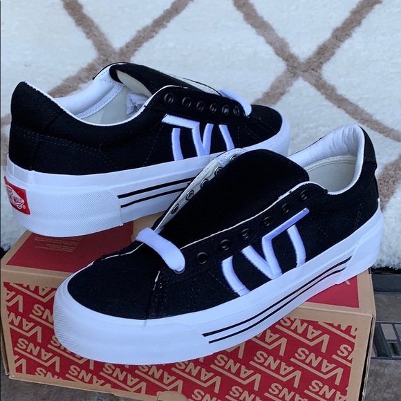 VANS STAPLE BLACK/TRUE WHITE MEN’S - Picture 5 of 16